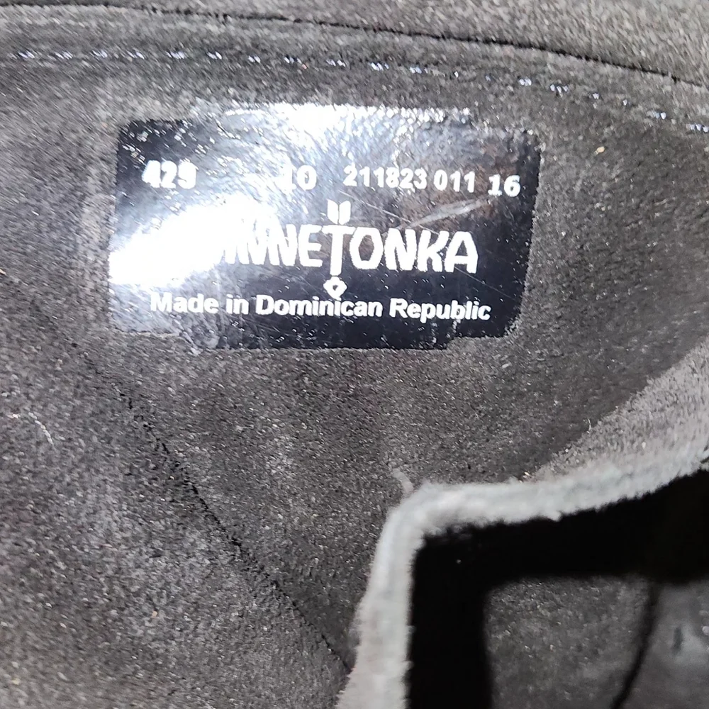 Minnetonka Black Suede Women's Boots - Picture 6 of 6